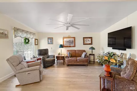 Living - 310 Bergwall Way, Vallejo, CA 94591 photo 1 of 2