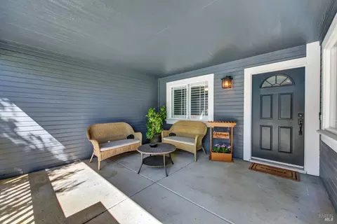 Exterior - 940 Alexander Ct, Dixon, CA 95620 photo 9 of 12