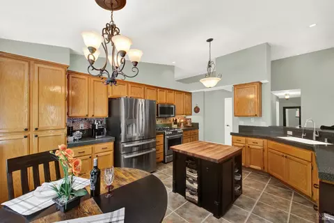 Kitchen - 940 Alexander Ct, Dixon, CA 95620 photo 4 of 11