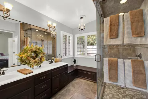 Bath - 940 Alexander Ct, Dixon, CA 95620 photo 1 of 2