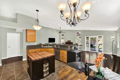 Kitchen - 940 Alexander Ct, Dixon, CA 95620 photo 5 of 11