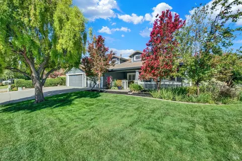 Exterior - 940 Alexander Ct, Dixon, CA 95620 photo 4 of 12