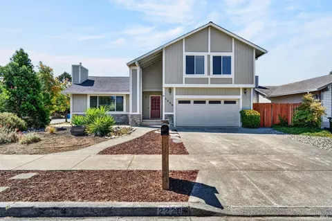 2226 Pimlico Way, Santa Rosa, CA 95401