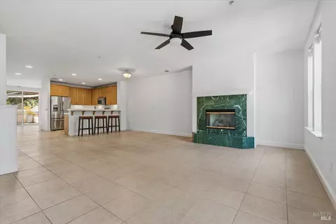 Living - 676 Mcclelland Dr, Windsor, CA 95492 photo 4 of 5