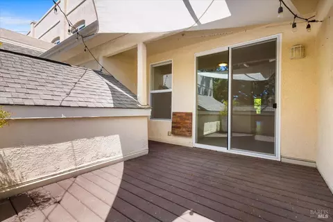 Exterior - 676 Mcclelland Dr, Windsor, CA 95492 photo 3 of 4