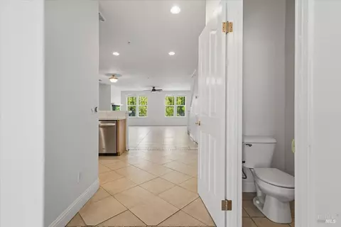Entry Way - 676 Mcclelland Dr, Windsor, CA 95492 photo 3 of 5