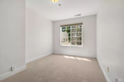 Bedroom - 676 Mcclelland Dr, Windsor, CA 95492 photo 4 of 7