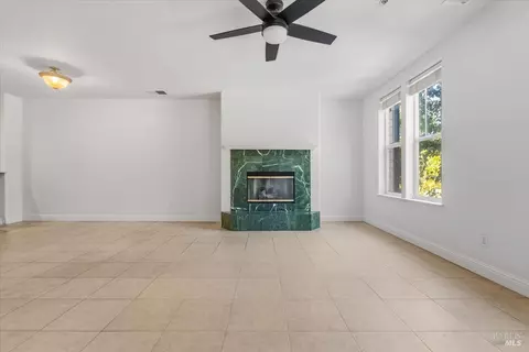 Living - 676 Mcclelland Dr, Windsor, CA 95492 photo 5 of 5