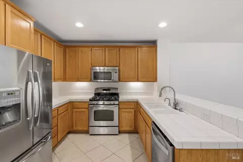 Kitchen - 676 Mcclelland Dr, Windsor, CA 95492 photo 3 of 3