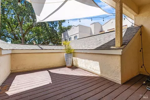 Exterior - 676 Mcclelland Dr, Windsor, CA 95492 photo 1 of 4