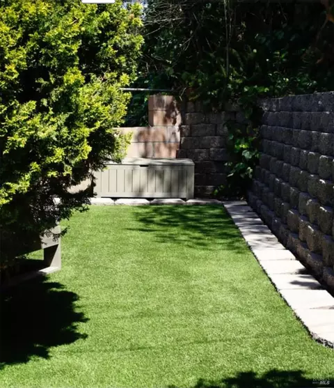 Exterior - 25 Sereno Pl, Vallejo, CA 94589 photo 29 of 32