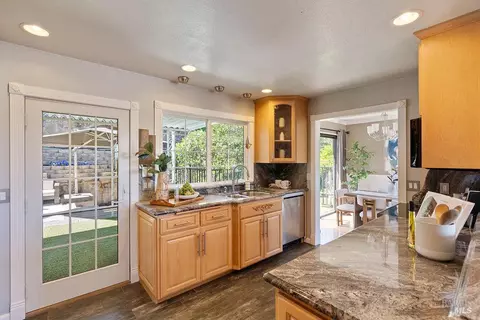 Kitchen - 25 Sereno Pl, Vallejo, CA 94589 photo 2 of 6