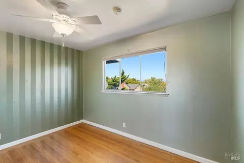 Bedroom - 25 Sereno Pl, Vallejo, CA 94589 photo 5 of 6