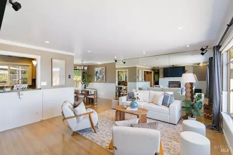 Living - 25 Sereno Pl, Vallejo, CA 94589 photo 1 of 5