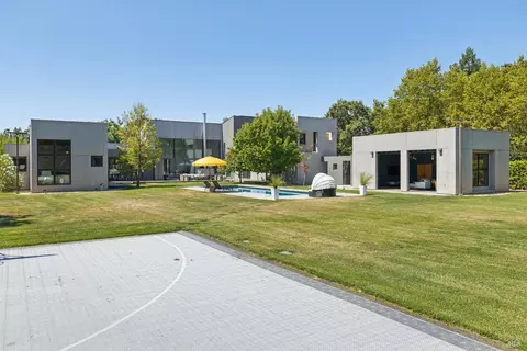 Exterior - 20420 5th St E, Sonoma, CA 95476 photo 13 of 15