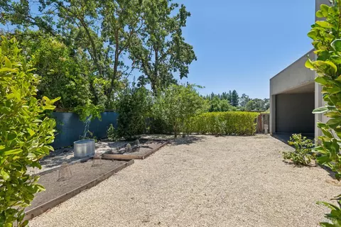 Exterior - 20420 5th St E, Sonoma, CA 95476 photo 4 of 15