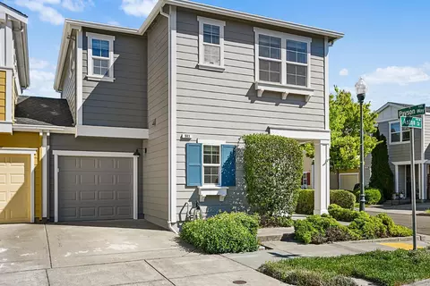 983 Aston Cir, Santa Rosa, CA 95404