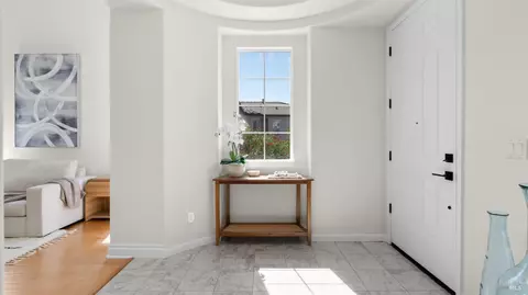 Entry Way - 1516 Landmark Dr, Vallejo, CA 94591 photo 1 of 6