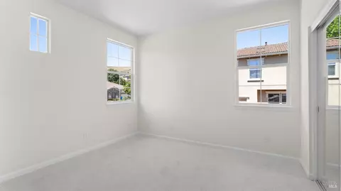 Bedroom - 1516 Landmark Dr, Vallejo, CA 94591 photo 8 of 11