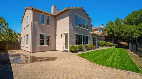 Exterior - 1516 Landmark Dr, Vallejo, CA 94591 photo 5 of 10