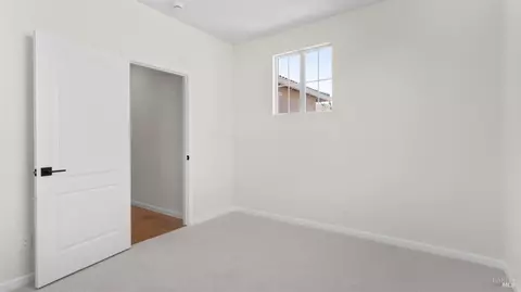 Bedroom - 1516 Landmark Dr, Vallejo, CA 94591 photo 9 of 11