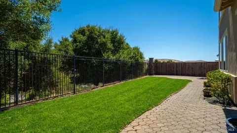 Exterior - 1516 Landmark Dr, Vallejo, CA 94591 photo 3 of 10