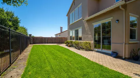 Exterior - 1516 Landmark Dr, Vallejo, CA 94591 photo 6 of 10