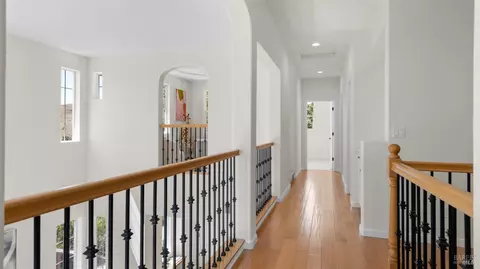 Entry Way - 1516 Landmark Dr, Vallejo, CA 94591 photo 2 of 6
