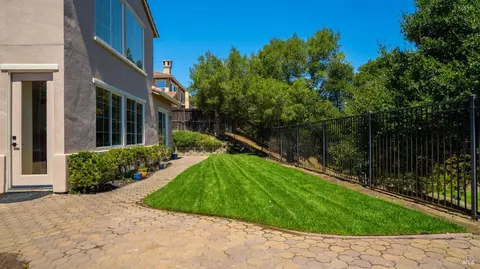 Exterior - 1516 Landmark Dr, Vallejo, CA 94591 photo 4 of 10