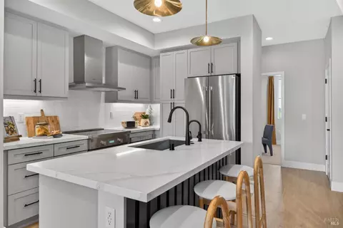 18489 La Puerta Ln, Morgan Hill, CA 95037