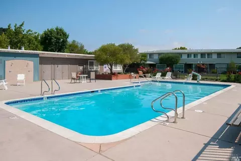 1056 Los Gamos Rd #E, San Rafael, CA 94903