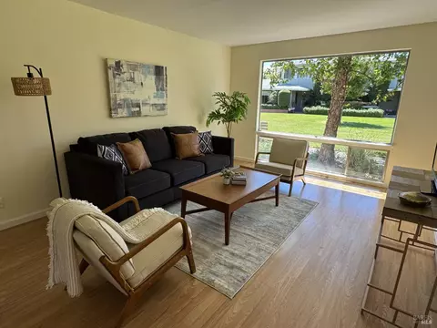 1056 Los Gamos Rd #E, San Rafael, CA 94903