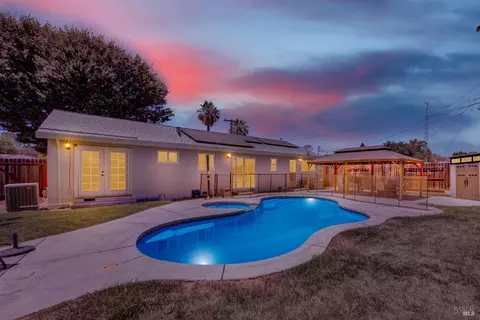 Exterior - 221 S 8th St, Dixon, CA 95620 photo 1 of 17