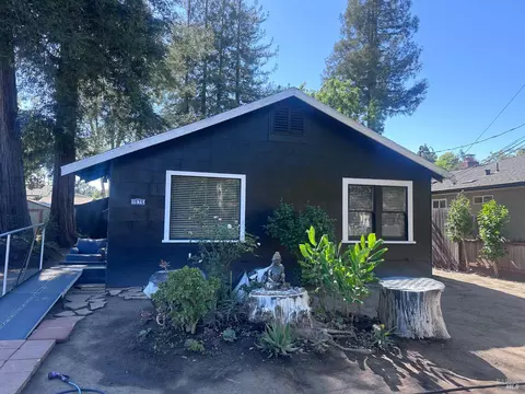 1575 Orchard St, Santa Rosa, CA 95404