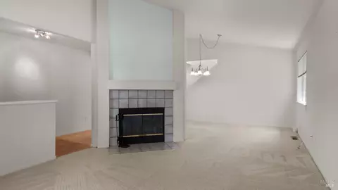 Living - 950 Wright St, Santa Rosa, CA 95404 photo 2 of 5