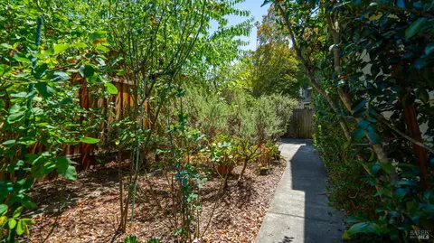 Exterior - 950 Wright St, Santa Rosa, CA 95404 photo 9 of 10