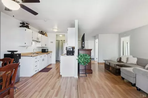 381 Enterprise Dr, Rohnert Park, CA 94928