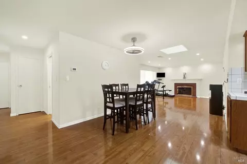 Dining - 272 Jasmine St, Fairfield, CA 94533 photo 1 of 5