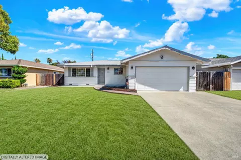 Exterior - 272 Jasmine St, Fairfield, CA 94533 photo 3 of 22