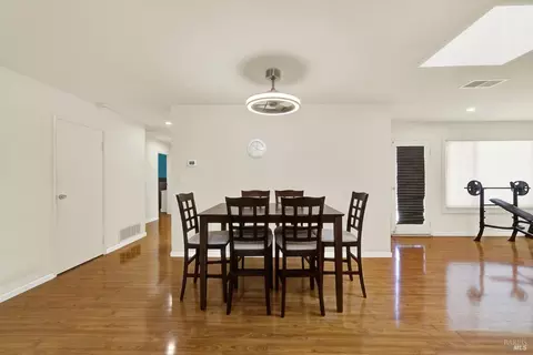 Dining - 272 Jasmine St, Fairfield, CA 94533 photo 5 of 5