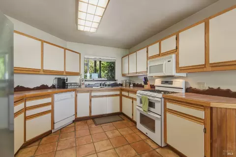 Kitchen - 21985 Timber Cove Rd, Timber Cove, CA 95450 photo 4 of 5