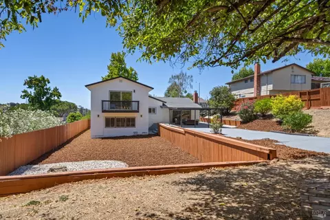 Exterior - 43 Garthe Ct, Vallejo, CA 94591 photo 7 of 8