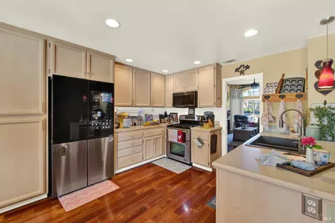 Kitchen - 1495 Madera Dr, Dixon, CA 95620 photo 2 of 8