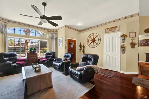 Living - 1495 Madera Dr, Dixon, CA 95620 photo 4 of 6
