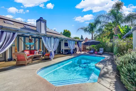 Exterior - 1495 Madera Dr, Dixon, CA 95620 photo 9 of 15