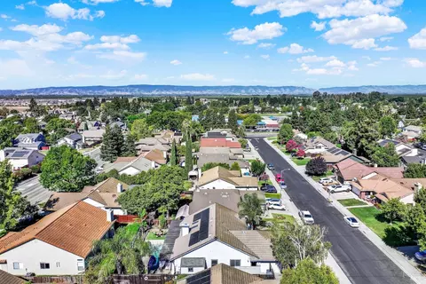 View/Area - 1495 Madera Dr, Dixon, CA 95620 photo 3 of 9
