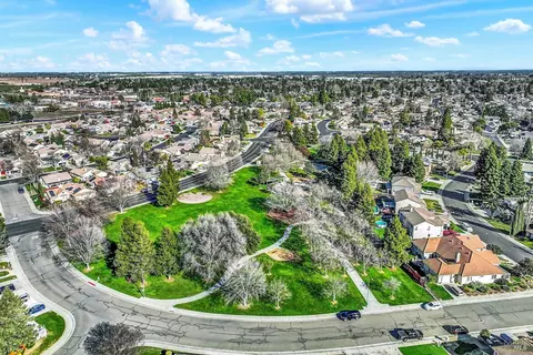 View/Area - 1495 Madera Dr, Dixon, CA 95620 photo 7 of 9