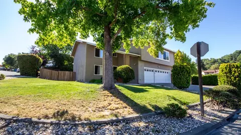 1 Plata Ct, Novato, CA 94947
