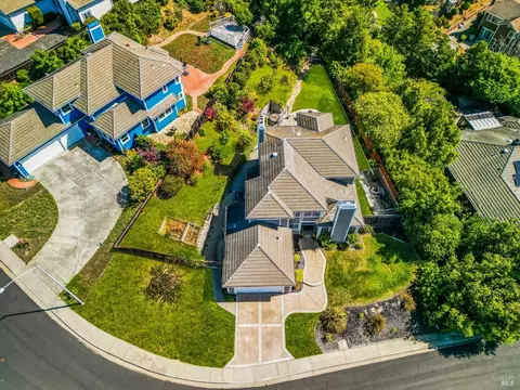 View/Area - 128 Chesapeake Dr, Vallejo, CA 94591 photo 3 of 9