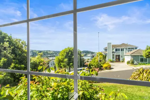 View/Area - 128 Chesapeake Dr, Vallejo, CA 94591 photo 2 of 9